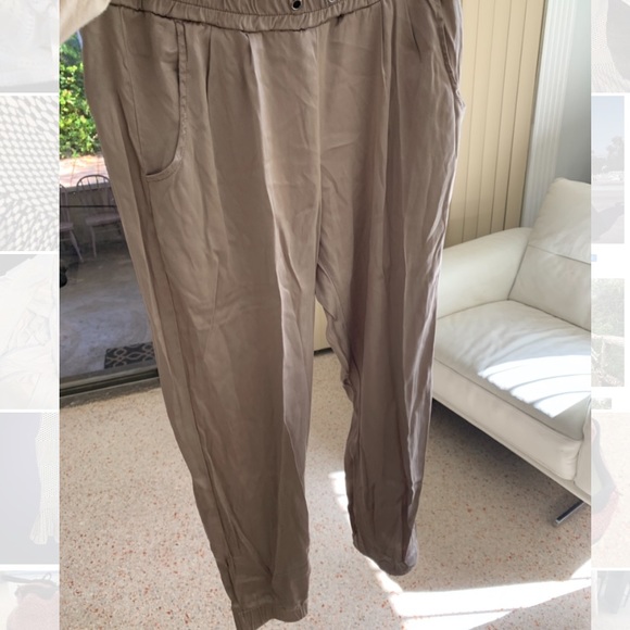 Sunner Silk Pants - Picture 6 of 6